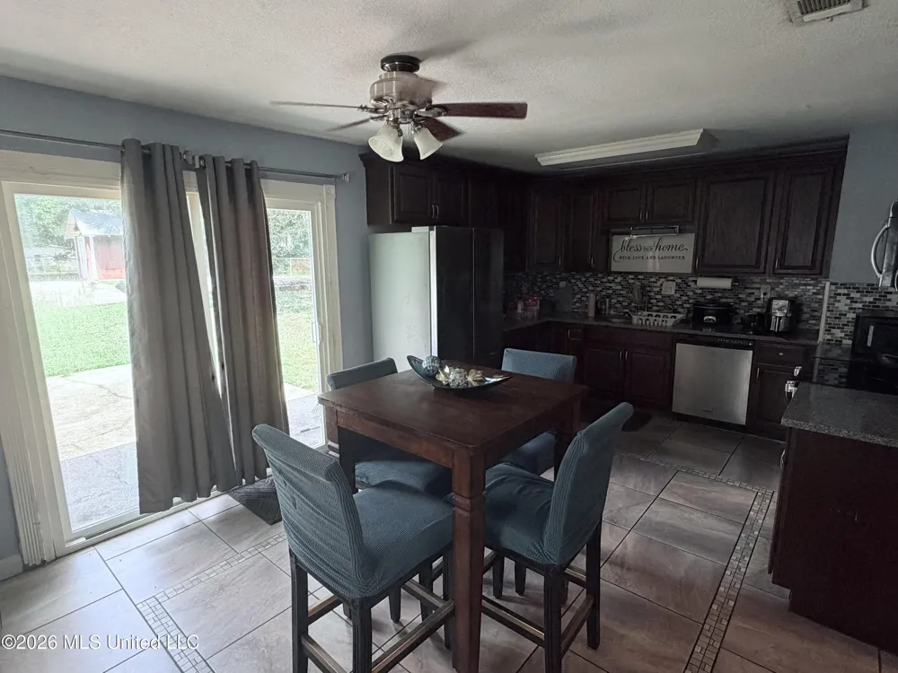 2184 Alice Drive Biloxi, MS 39531