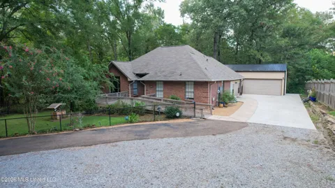 197 Lorman Lane