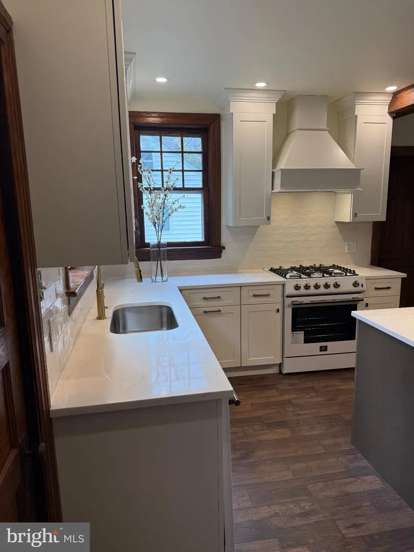 106 JEFFERSON AVENUE Wenonah, NJ 08090