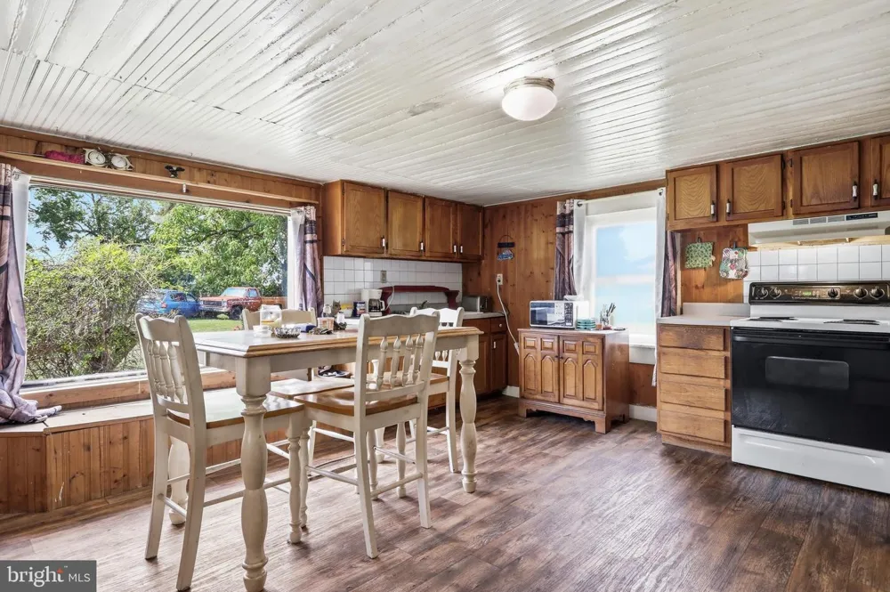 4651 LEETOWN ROAD Summit Point, WV 25446