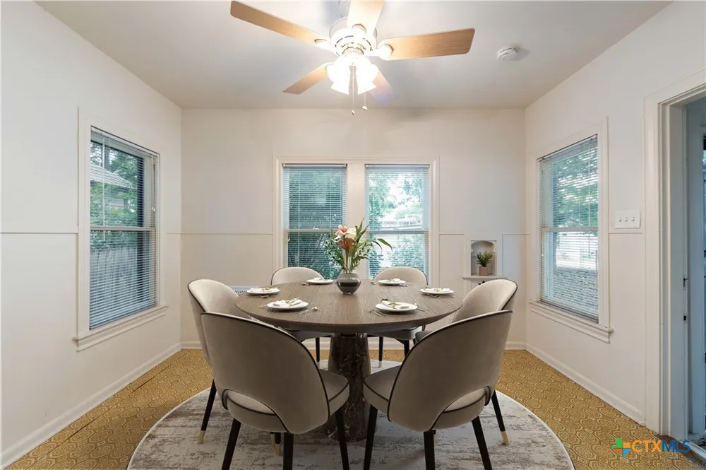 465 S Guenther Avenue New Braunfels, TX 78130