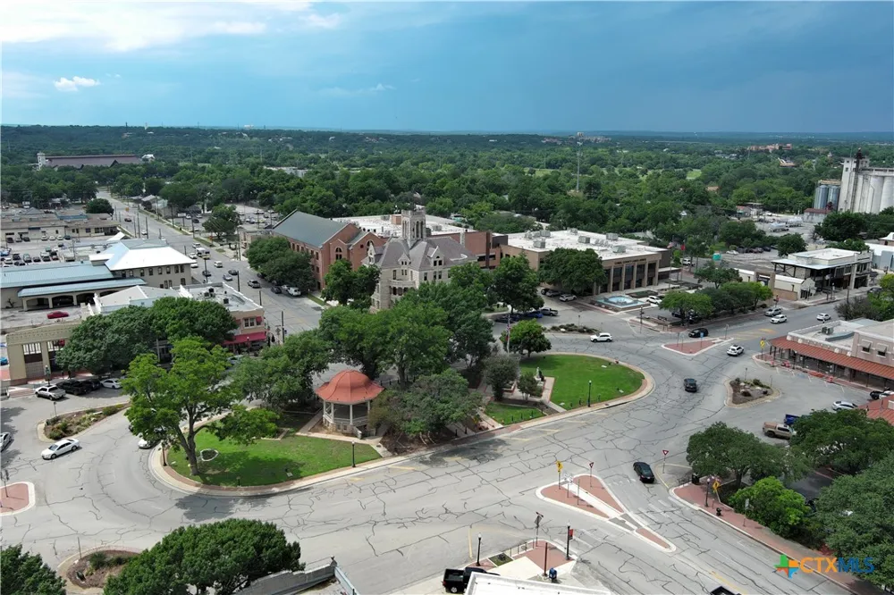 465 S Guenther Avenue New Braunfels, TX 78130
