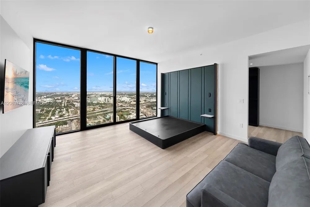 20 NE 11 Street #5204 Miami Beach, FL 33139
