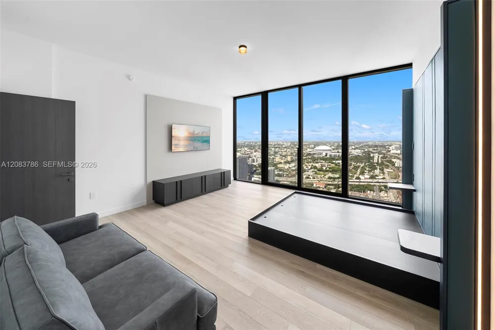 20 NE 11 Street #5204 Miami Beach, FL 33139