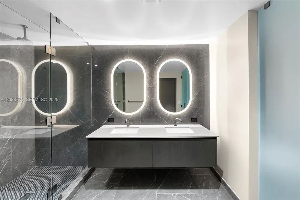 20 NE 11 Street #5204 Miami Beach, FL 33139