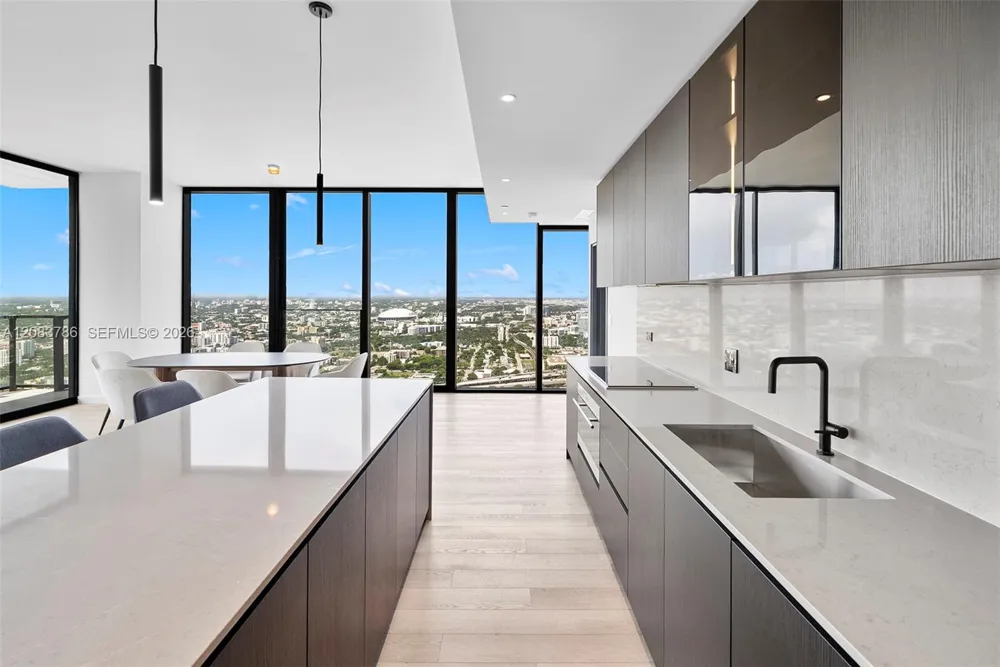 20 NE 11 Street #5204 Miami Beach, FL 33139