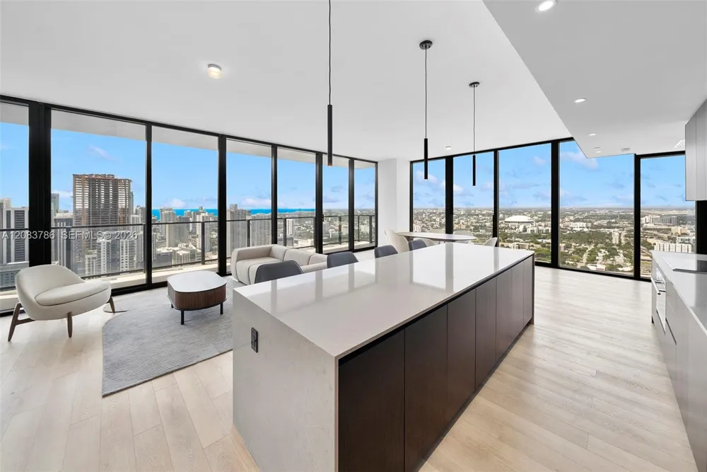 20 NE 11 Street #5204 Miami Beach, FL 33139