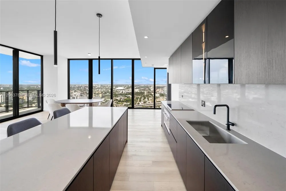 20 NE 11 Street #5204 Miami Beach, FL 33139