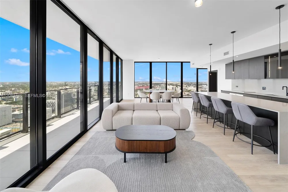 20 NE 11 Street #5204 Miami Beach, FL 33139