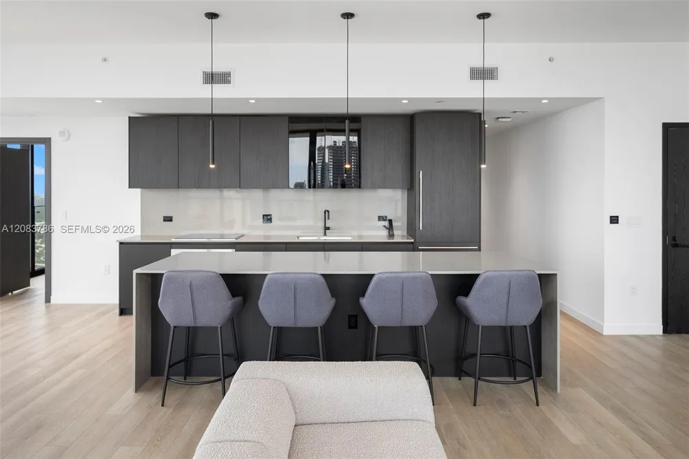 20 NE 11 Street #5204 Miami Beach, FL 33139
