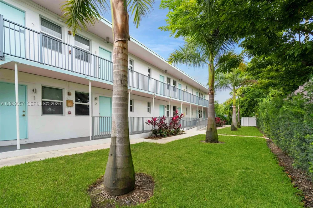 1950 NW 2nd Ct #6 Miami, FL 33136