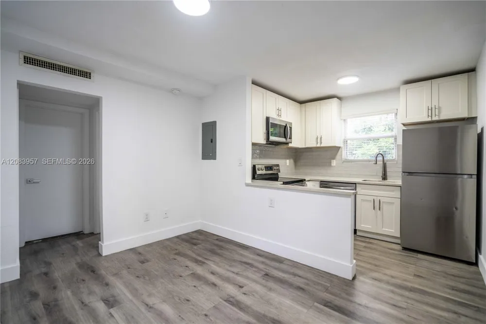 1950 NW 2nd Ct #6 Miami, FL 33136