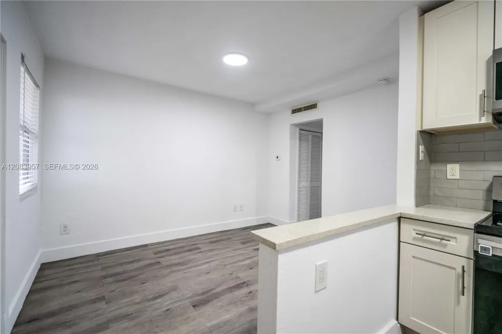 1950 NW 2nd Ct #6 Miami, FL 33136