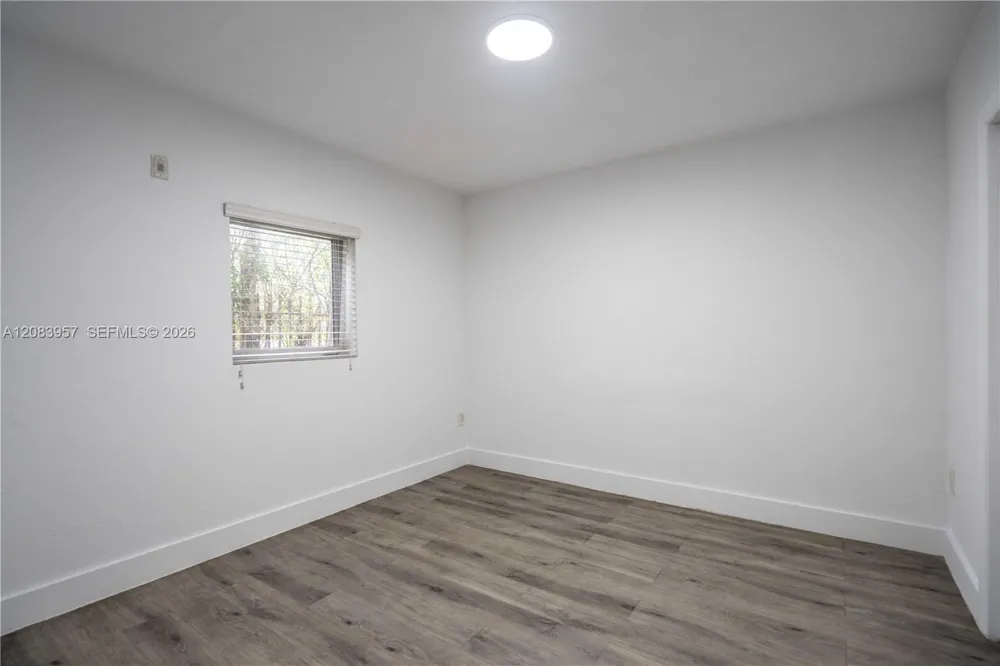 1950 NW 2nd Ct #6 Miami, FL 33136