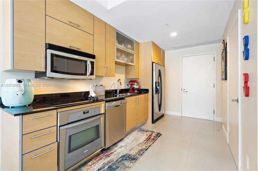 60 SW 13th St #1422 Miami, FL 33130