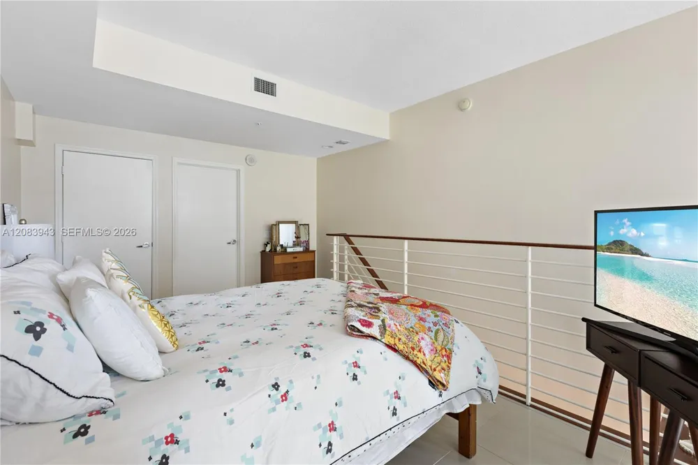 60 SW 13th St #1422 Miami, FL 33130