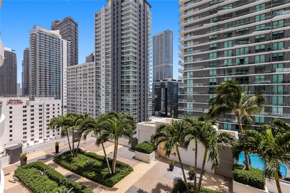 60 SW 13th St #1422 Miami, FL 33130