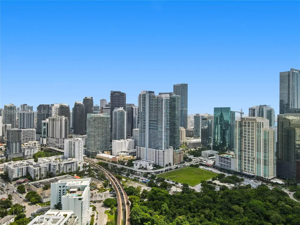 60 SW 13th St #1422 Miami, FL 33130