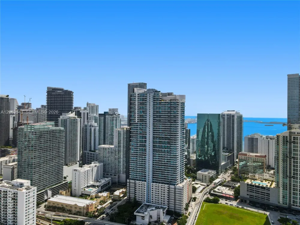 60 SW 13th St #1422 Miami, FL 33130