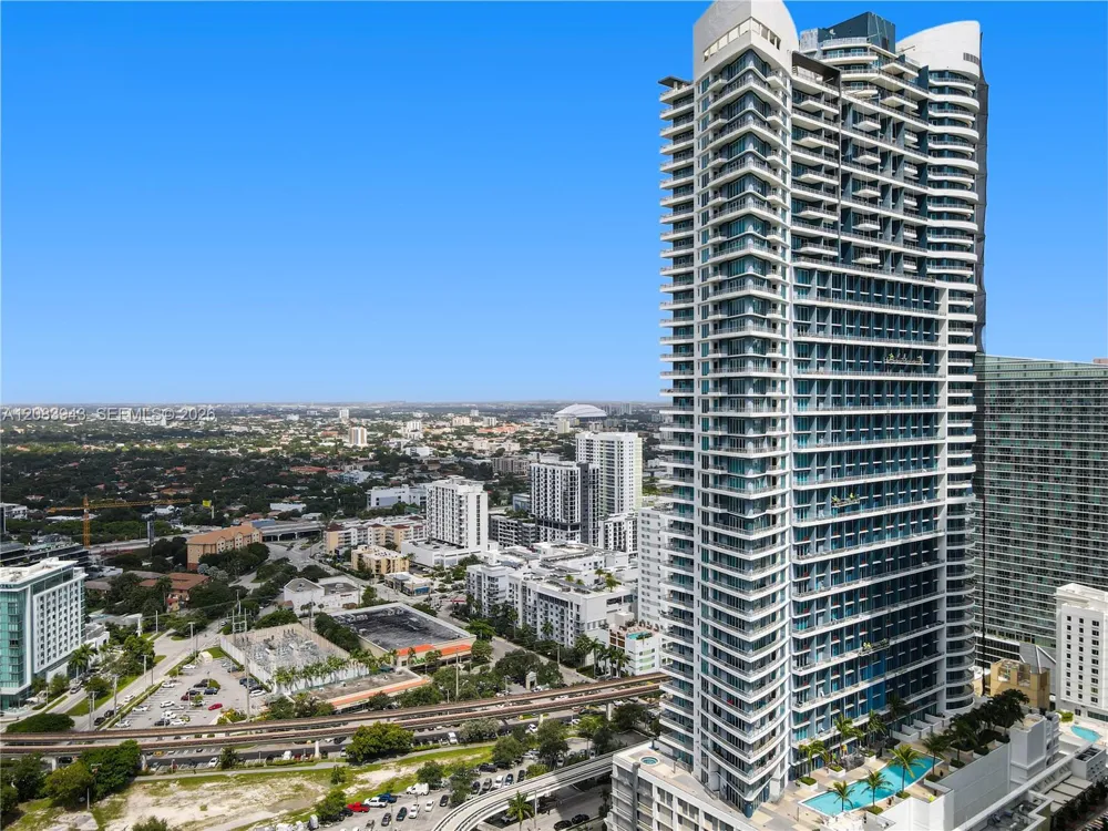 60 SW 13th St #1422 Miami, FL 33130