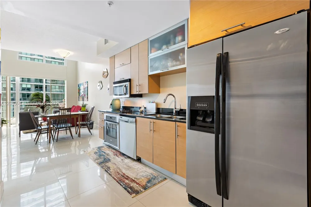60 SW 13th St #1422 Miami, FL 33130