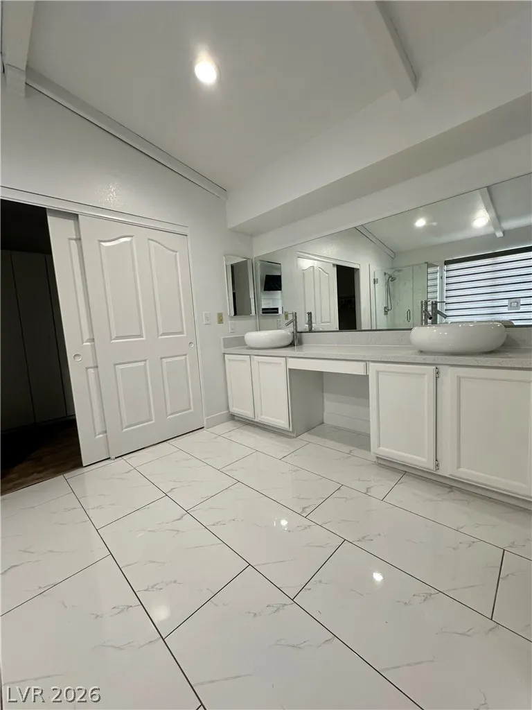 2713 Monrovia Drive Las Vegas, NV 89117