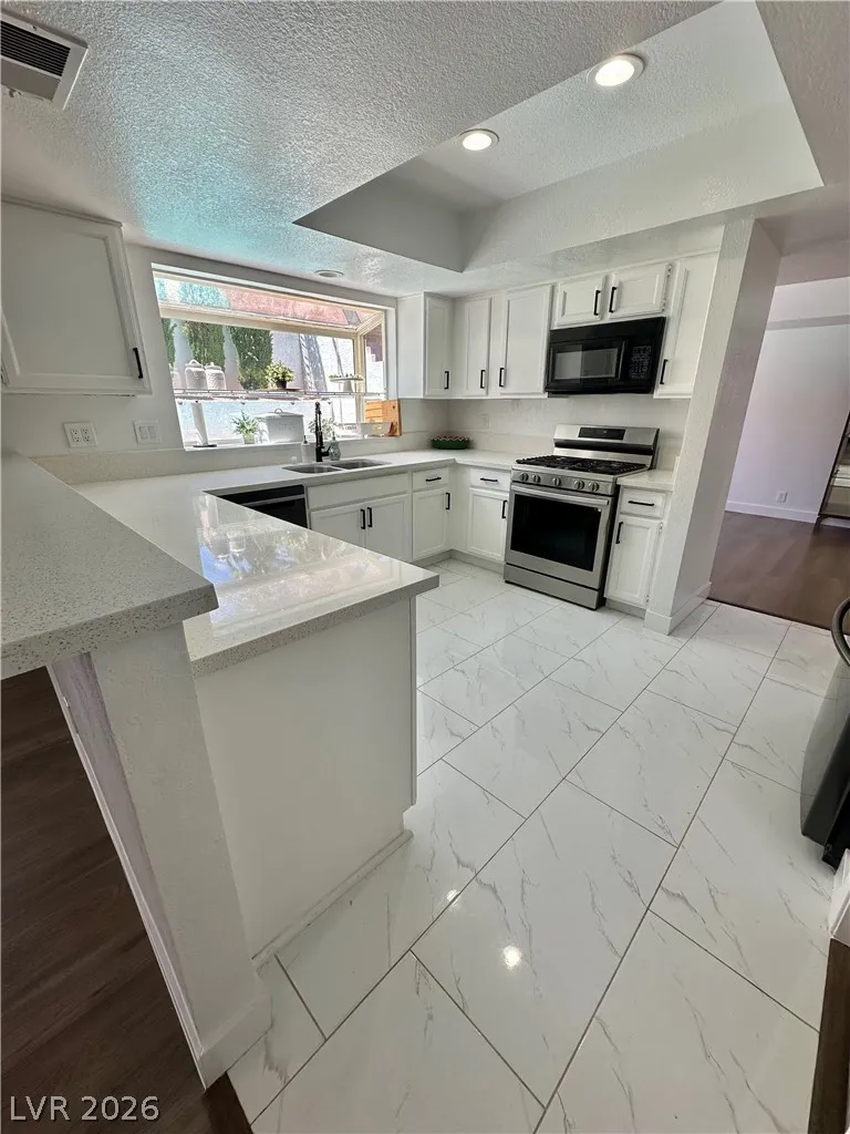 2713 Monrovia Drive Las Vegas, NV 89117