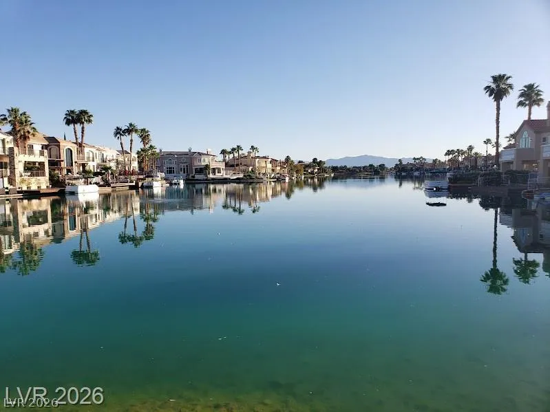 2713 Monrovia Drive Las Vegas, NV 89117