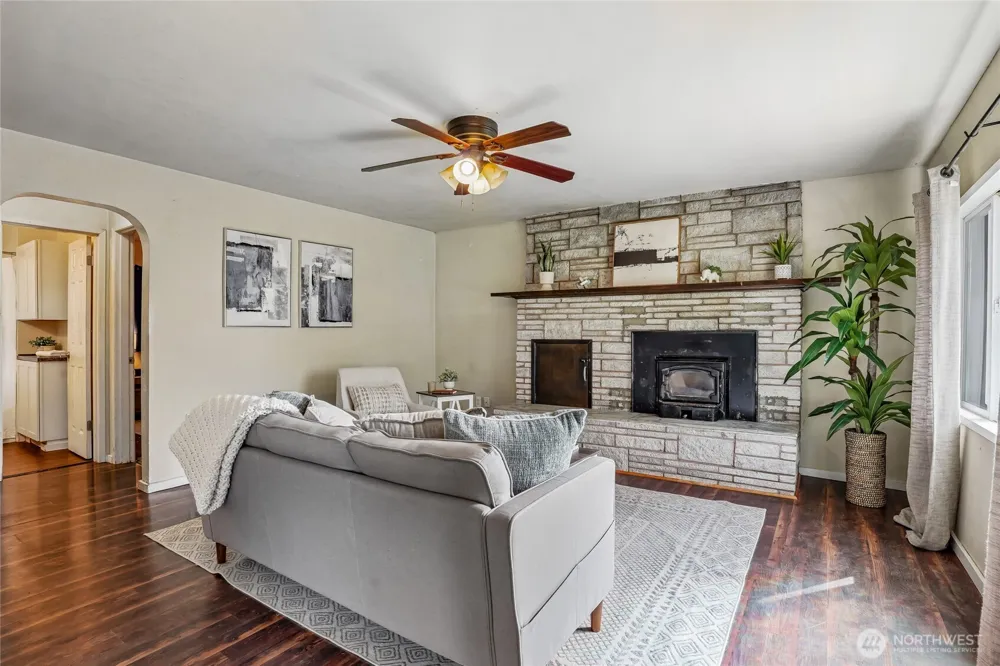 6605 Sidney Road SW Port Orchard, WA 98367