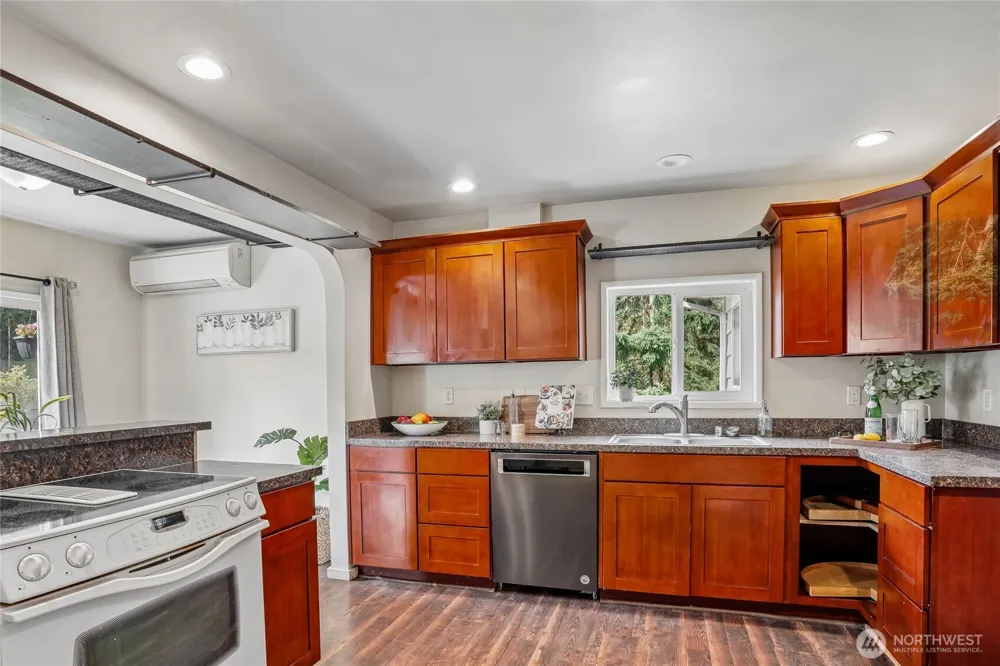 6605 Sidney Road SW Port Orchard, WA 98367