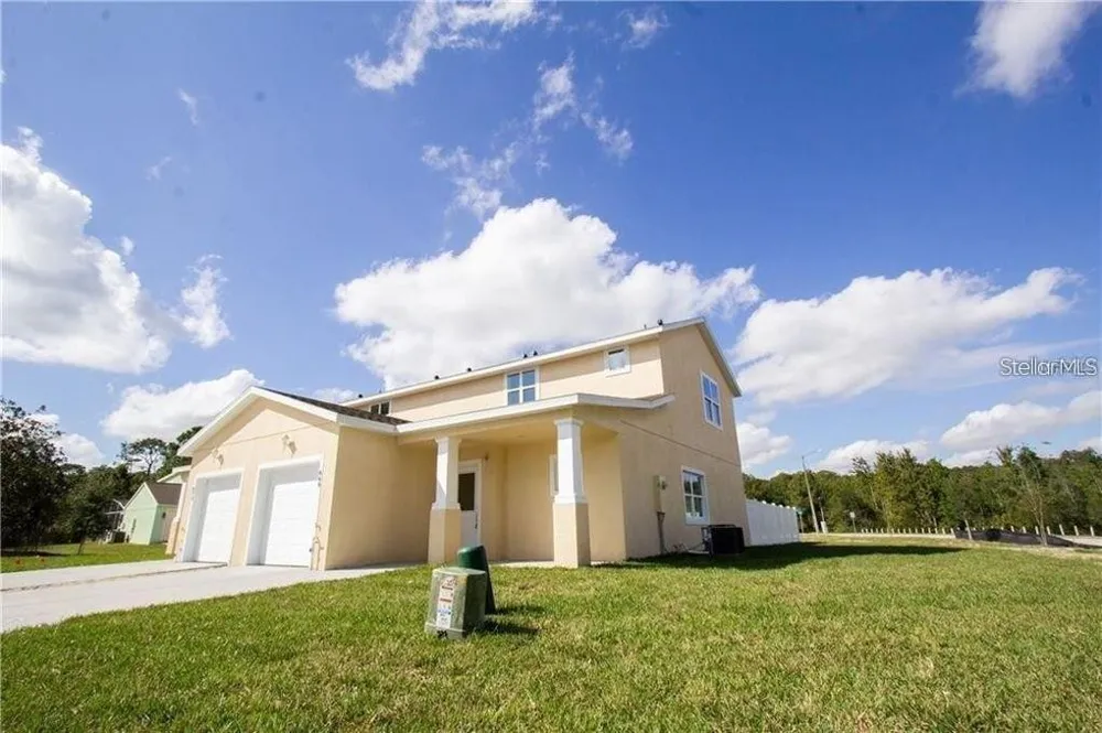 669 LAKE SHORE PARKWAY Davenport, FL 33896