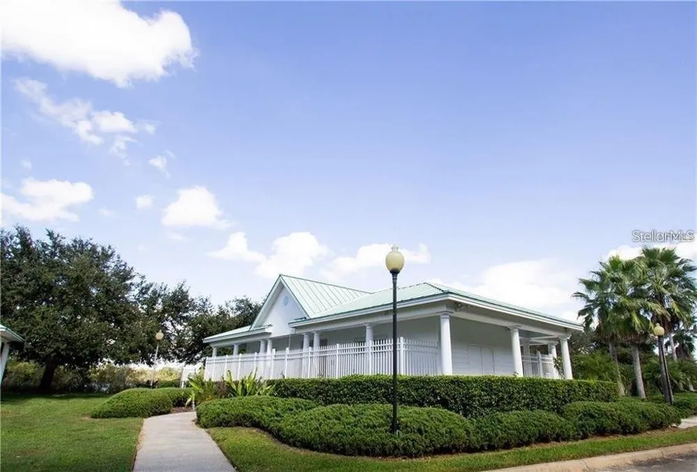 669 LAKE SHORE PARKWAY Davenport, FL 33896