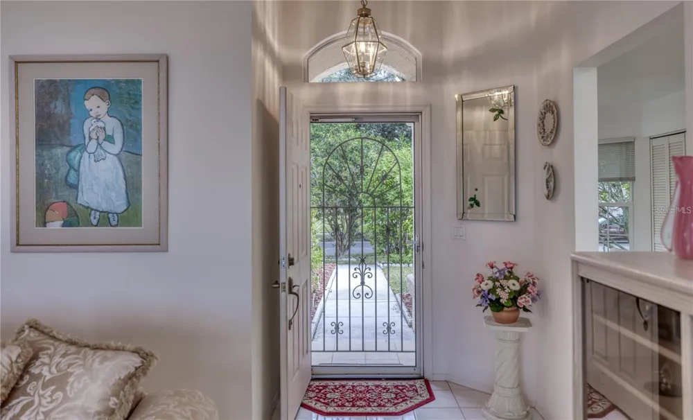 718 LIGHTHOUSE DRIVE Tarpon Springs, FL 34689