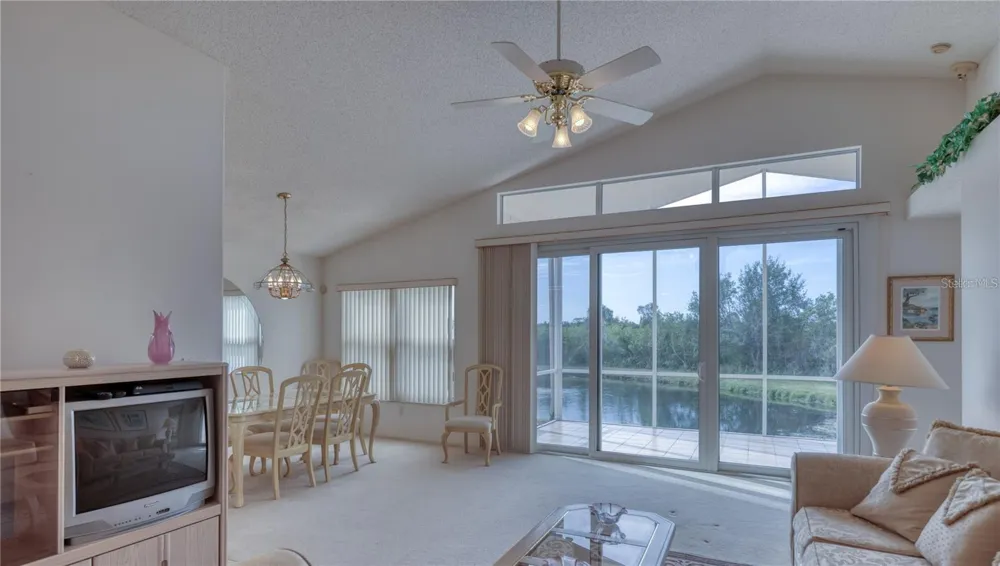 718 LIGHTHOUSE DRIVE Tarpon Springs, FL 34689