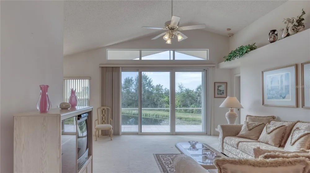718 LIGHTHOUSE DRIVE Tarpon Springs, FL 34689