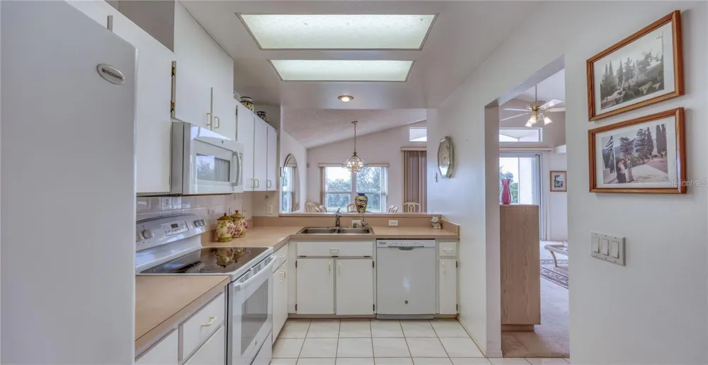 718 LIGHTHOUSE DRIVE Tarpon Springs, FL 34689