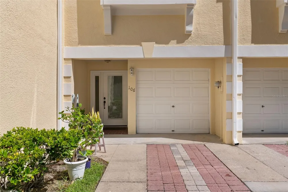 106 BRENT CIRCLE Oldsmar, FL 34677