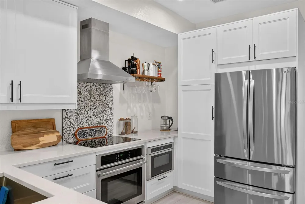 106 BRENT CIRCLE Oldsmar, FL 34677
