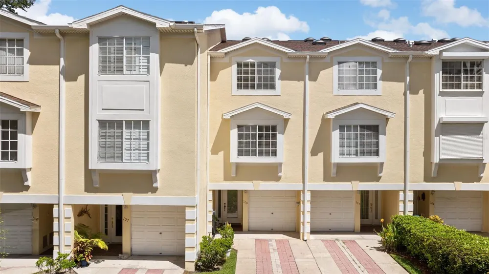 106 BRENT CIRCLE Oldsmar, FL 34677