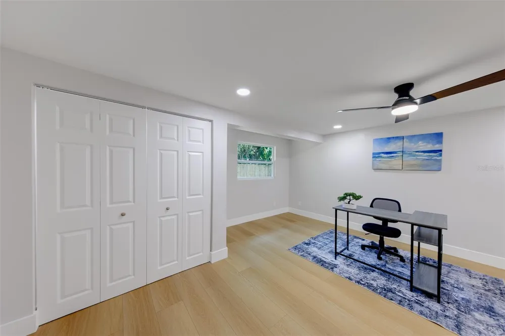 471 SIERRA CIRCLE E Largo, FL 33770