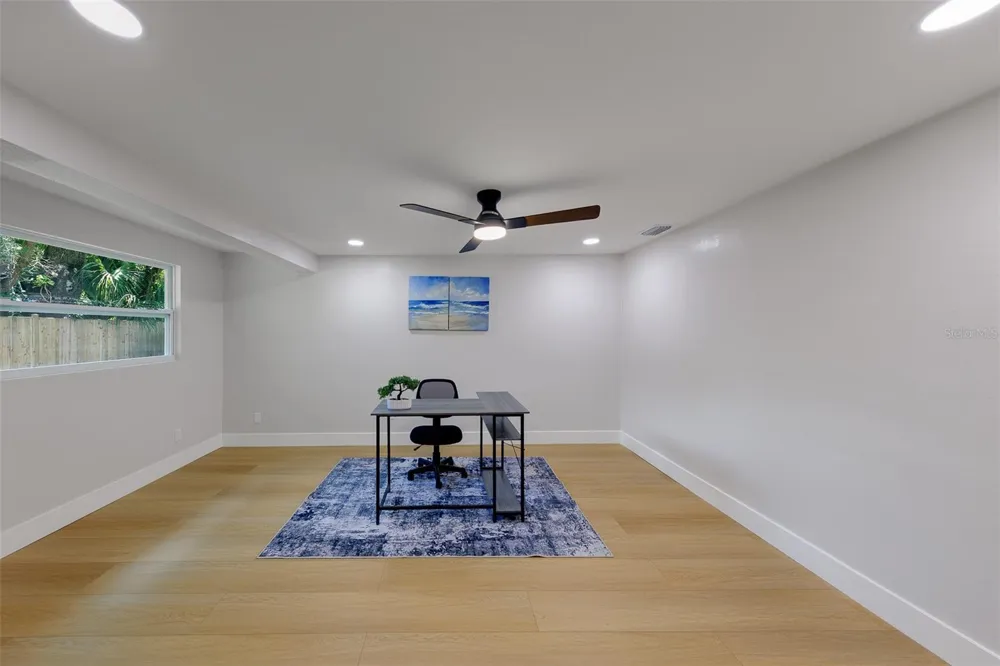 471 SIERRA CIRCLE E Largo, FL 33770