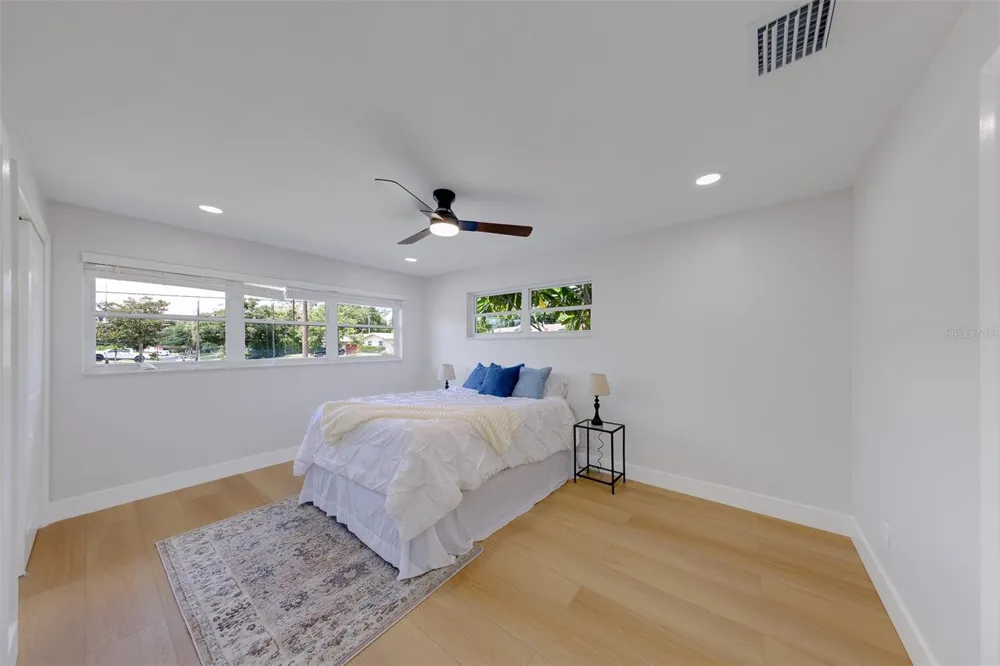 471 SIERRA CIRCLE E Largo, FL 33770