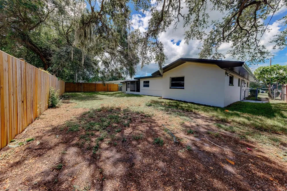 471 SIERRA CIRCLE E Largo, FL 33770
