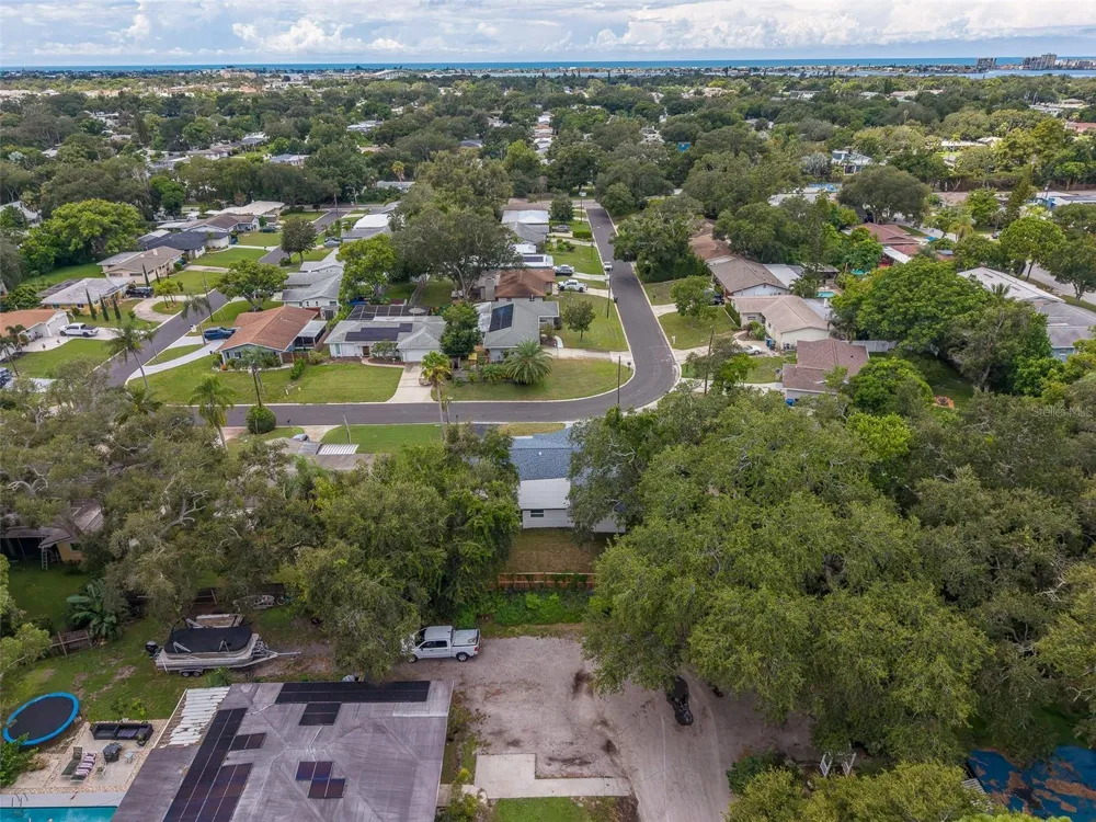 471 SIERRA CIRCLE E Largo, FL 33770