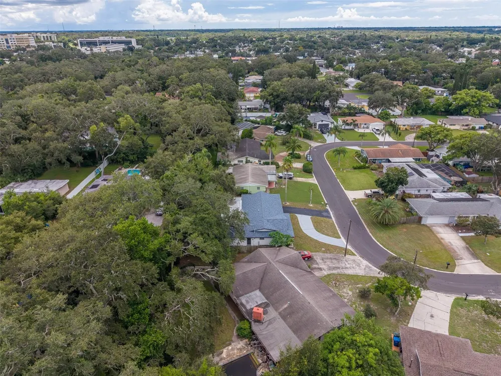 471 SIERRA CIRCLE E Largo, FL 33770