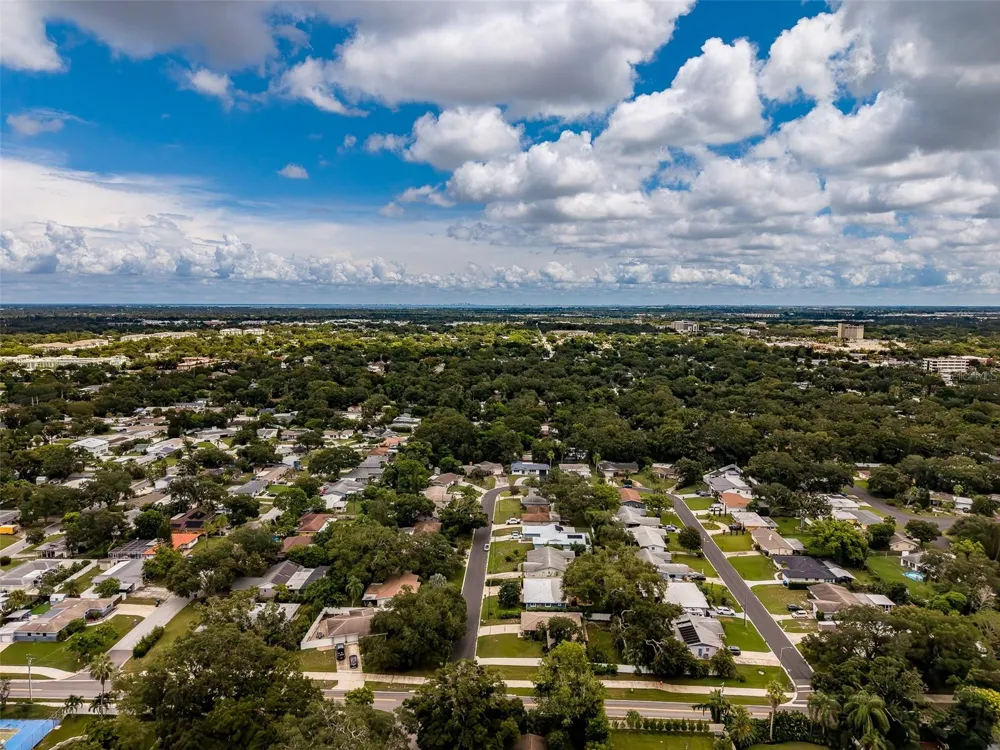 471 SIERRA CIRCLE E Largo, FL 33770