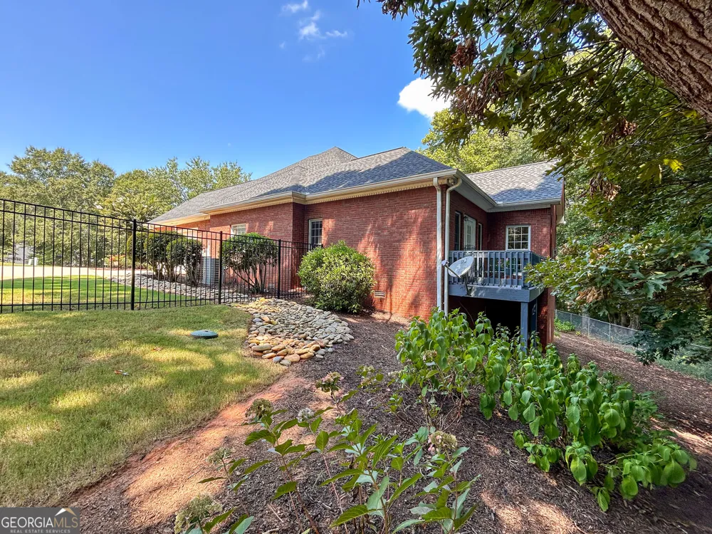 1071 Waterford CT Watkinsville, GA 30677