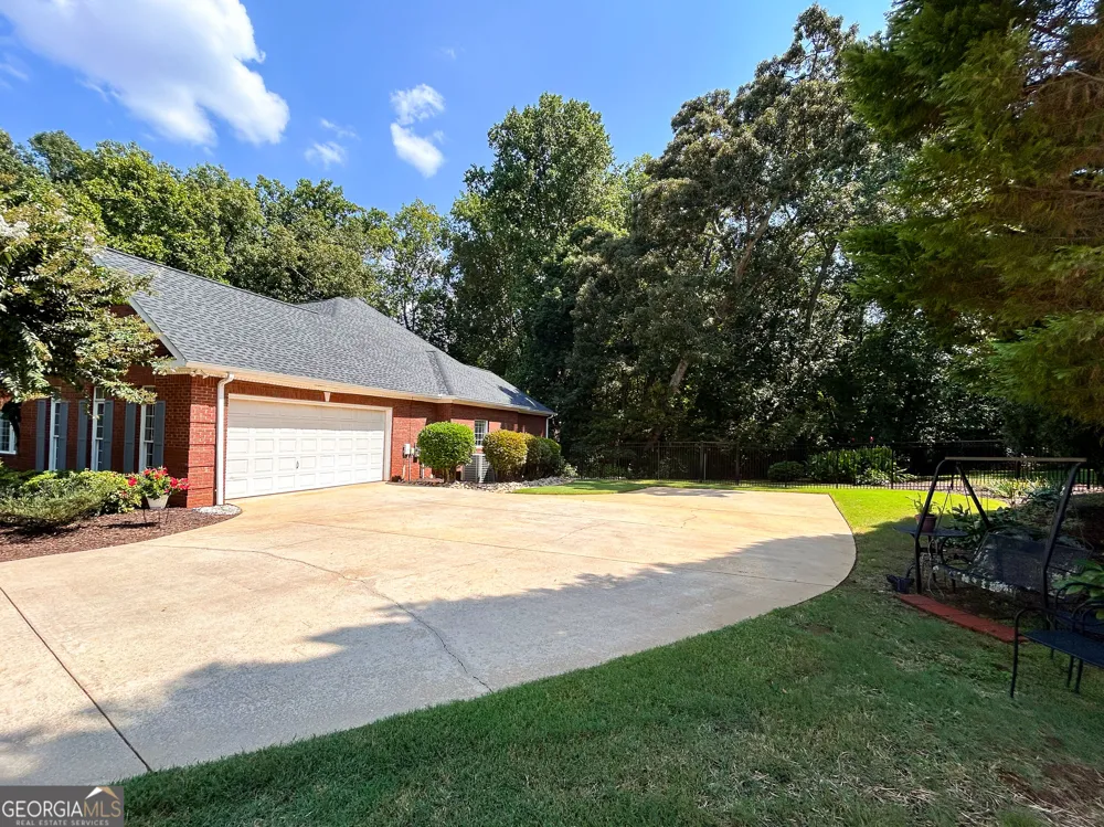 1071 Waterford CT Watkinsville, GA 30677
