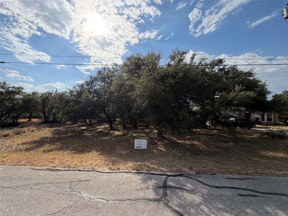 216 Dunkeld Drive Spicewood, TX 78669