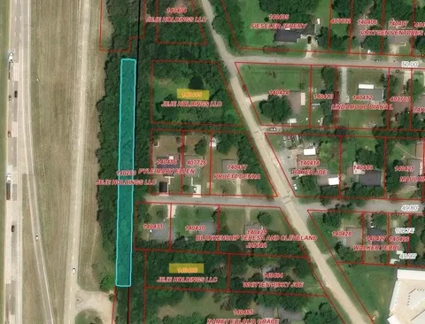 820 US HWY 75